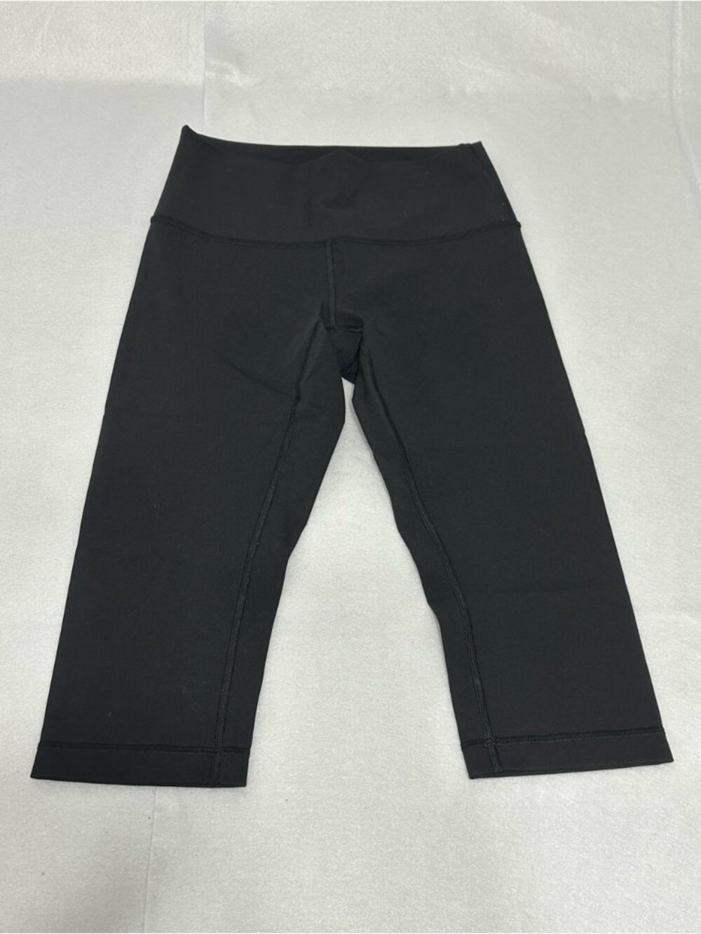 Lululemon Women’s Black Crop Leggings Yoga Pants Size 2